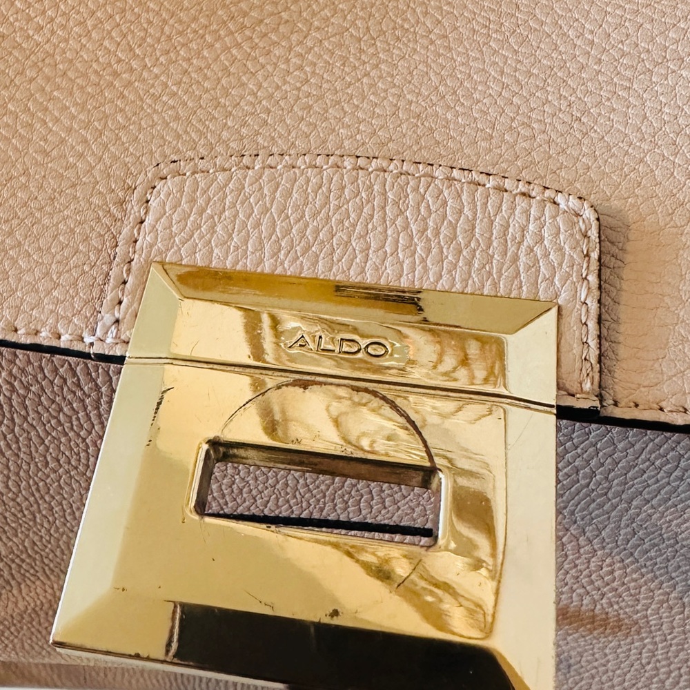 Highlight Handbag - Picture 5 of 9